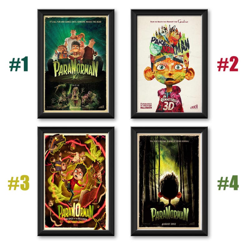 Może przedstawiać: Cztery oprawione plakaty filmowe do filmu animowanego "ParaNorman". Plakaty przedstawiają żywe ilustracje postaci i scen z filmu, z wyraźnie wyświetlonym tytułem. Plakaty są w czarnych ramkach.