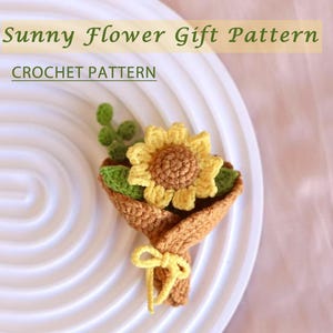Crochet Sunflower PDF Pattern – Mini Flower Bouquet for Bag Charm or Keychain – Gift Idea for housewarming Christmas, Birthday, Teacher