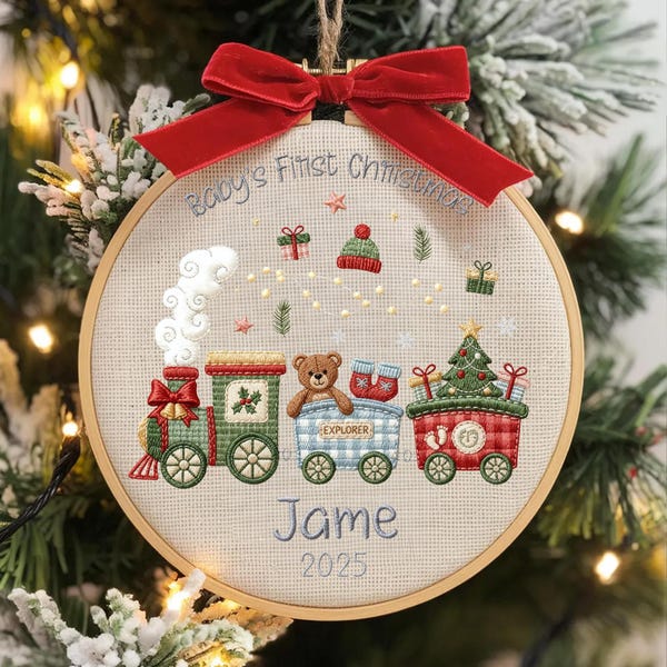 Adorno de bordado navideño para bebé niño - Adorno navideño para bebé 2025 - Bastidor de bordado personalizado - Tren de peluche navideño