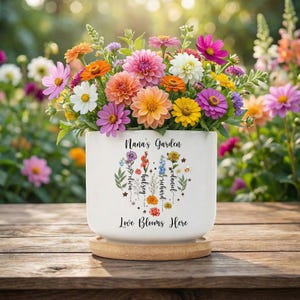 Personalized Birth Flower Pot for Grandma, Custom Mom's Garden Gift with Kids Names, Ceramic Planter for Mother's Day, Nana Birthday Gift