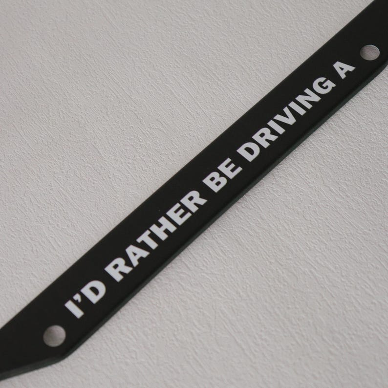 Marco para matrícula, un guiño al legado de Killdozer, excavadora Komatsu D355A modificada, accesorio para coche, marco para placa, regalo para entusiastas de los coches. imagen 10