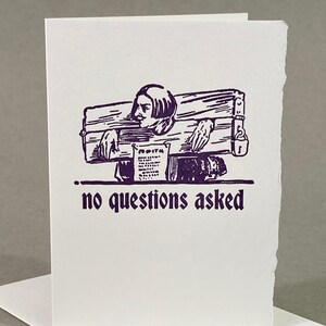 Aucune question posée | Drôle de carte de pardon | | d’humour absurde aléatoire | de cartes pour enfants Carte idiote pour les étudiants | Geekery médiéval Nerdy Humour