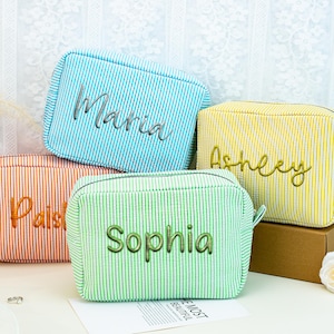 Personalized Seersucker Makeup Bag, Cosmetic Bag, Bridesmaid Gifts, Bridal Party Gifts, Travel Makeup Bag,Large Capacity Storage Bag for Her