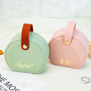 Schmuckschatulle für Brautjungfer, personalisierter Schmuckhalter, Leder Reise Schmuckschatulle für Freund, Geburtstagsgeschenk für Schwester, Geschenk für Mutter