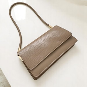 Sac à bandoulière en cuir végétalien | sac à main minimaliste en relief croco pour femme | Petit sac à main structuré | Cadeau élégant de style vintage pour elle