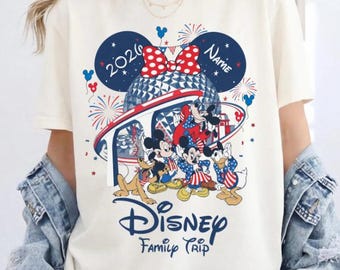 Chemise personnalisée Disney Epcot Family Trip 2026 couleurs confortables, t-shirt patriotique Mickey Minnie et ses amis pour les vacances du 4 juillet