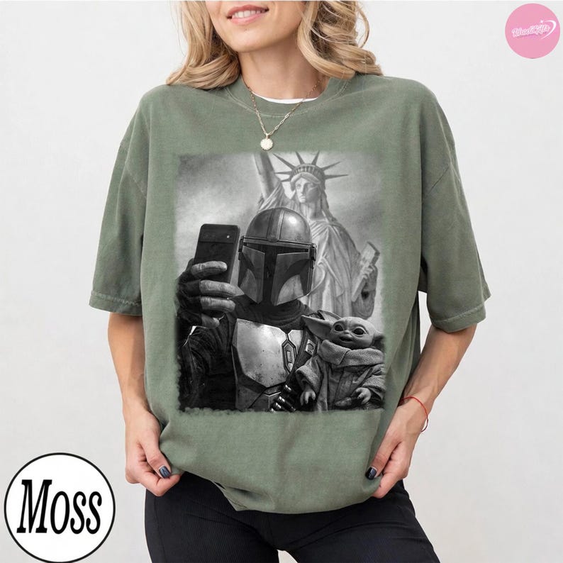 Retro Disney Star Wars Mandaloria Grogu Selfie Boxy Tee Comfort Colors Shirt, Disneyland Family Vacation Outfit, Star Wars Fan Gift Shirt image 3