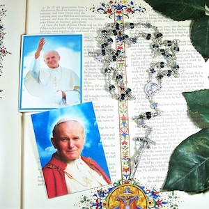 Pope Saint John Paul II Traditional Unbreakable Catholic Chaplet - Patron Saint of World Youth Days - Pope St. John Paul II Catholic Rosary