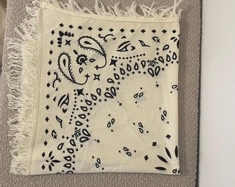 Trendy sjaal in Kujten-stijl – elegante omslagdoek, chique tijdloos patroon, luxe modeaccessoire voor dames, Parijse stijl