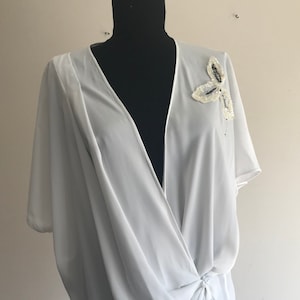 Vintage Silk Ivory Blouse with Elegant Sequin Details / Vintage Blouse / 80s Fashion / Wrap Blouse / Short Sleeve Blouse