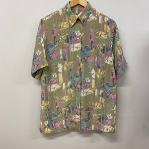 1980s Vintage Silk Short Sleeve Buttoned Shirt / Women’s Vintage Oversize Shirt