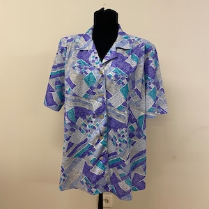 1980s Vintage Australian Inspiration Short Sleeve Buttoned Shirt / Women’s Vintage Shirt with Shoulder Pads / Oversize Shirt