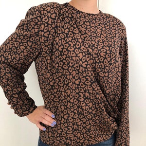 1980s Vintage Leopard Print Blouse