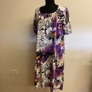 70s Vintage Midi Cotton Prairie Dress / Vintage Dress / Short Sleeve Below the Knee Dress / Floral Dress