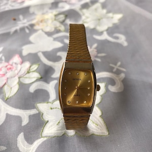 1980s Vintage Gold Tone Women’s Wrist Watch