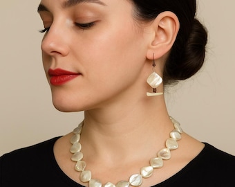 Vintage Mother of Pearl Necklace and Earrings Set – Ocean Chic