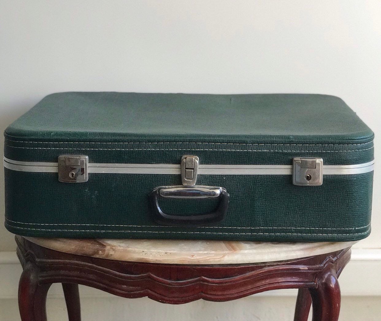Baúl maleta vintage verde caqui - Casa Azul