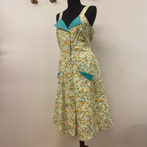 70s Vintage Midi Cotton Flannel Floral Prairie Dress / Handmade Sun Dress /  Below the Knee Dress with Collar / Floral Dress
