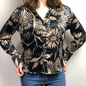 1980s Vintage Elegant Silk/Satin Shirt with Lace details on the Sleeves / 80s Vintage Satin Blouse / Women&#39;s Blouse / Vintage Satin Blouse
