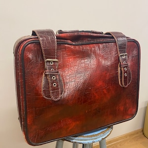 1970s Vintage mid-century maroon color Suitcase / Vintage Suitcase / Luggage / Travel Suitcase