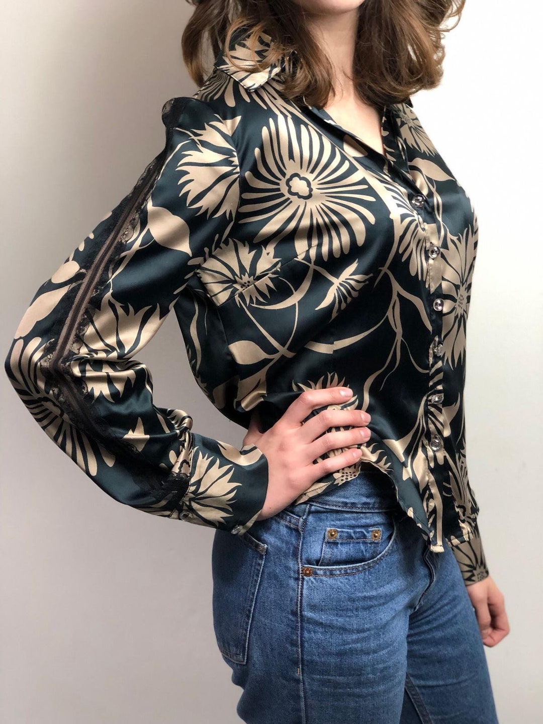 シャツ+ブラウス(長袖+七分) Vintage gold black floral lace blouse 80s Vintage Satin Floral Blouse – Black Gold Lace Sleeve Retro
