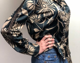 Blusa vintage de satén con estampado floral de los años 80 – Camisa retro con mangas de encaje negro y dorado