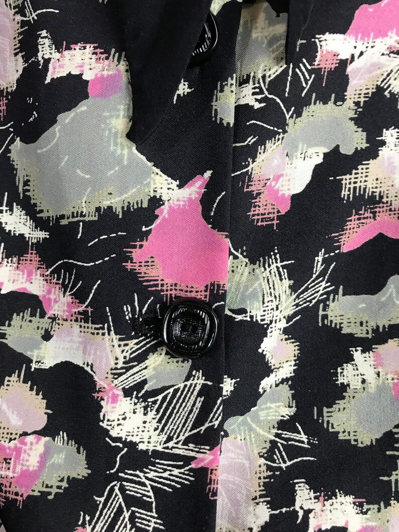 1970s Vintage Short Sleeve Abstract Print Pussy Bow Blouse Women/'s Shirt Women/'s Vintage Blouse Silk and Polyester Mix Blouse