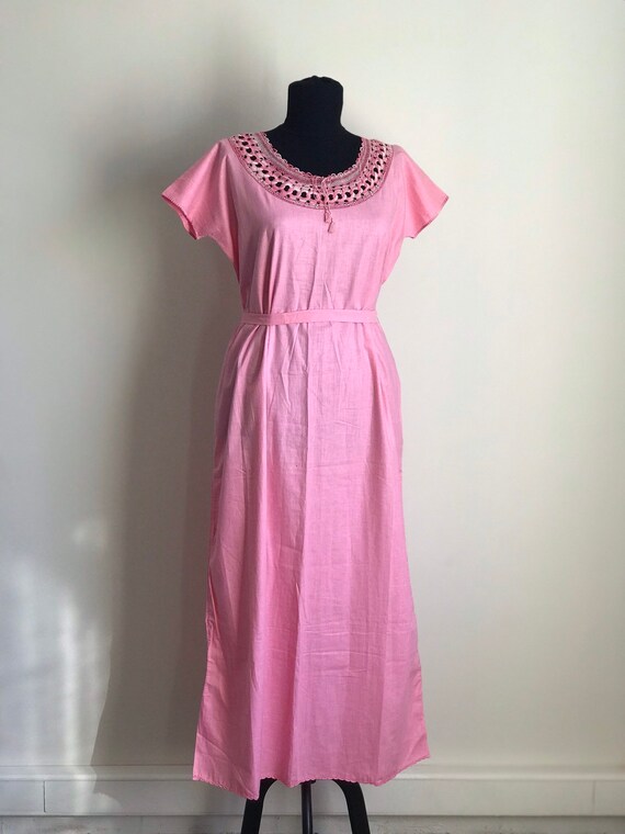 1970s Vintage Romantic Pink Night Gown with Chroc… - image 3