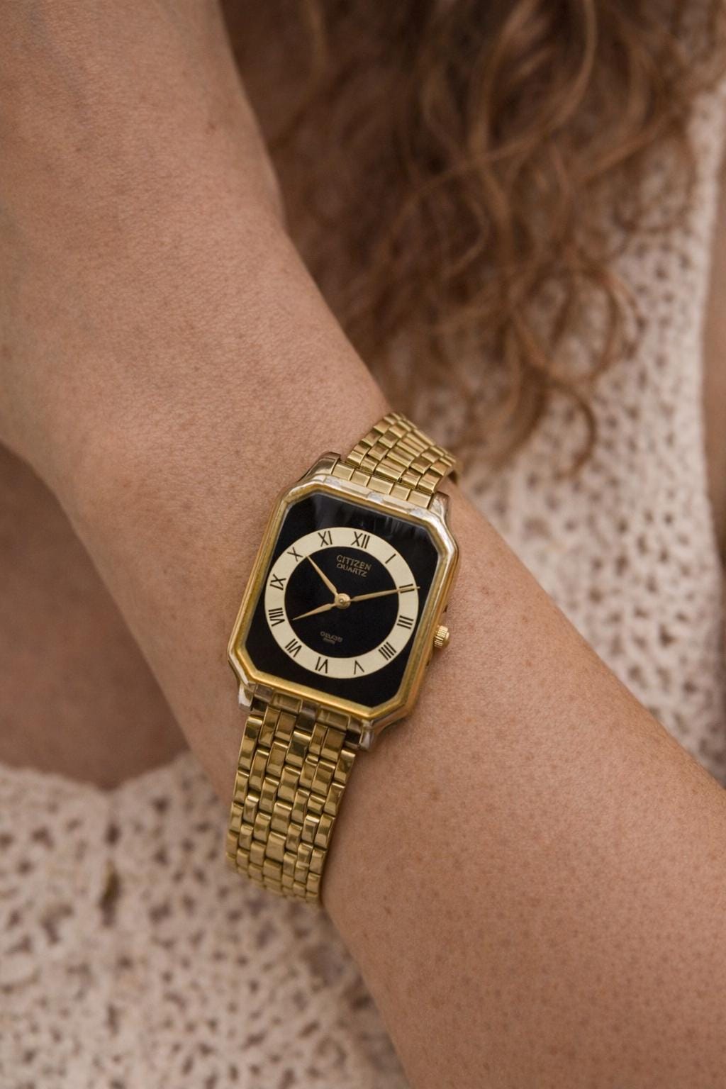 Montre Femme Citizen Quartz Vintage Ton Or - Bracelet Métal, Besoin Pile