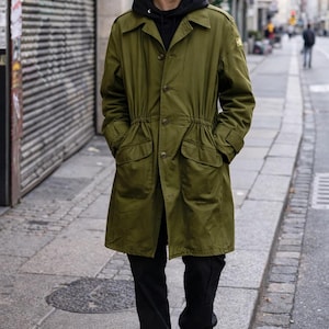 Original Vintage dänischer Militärfeldmantel – Olivgrüne skandinavische Armee-Jacke – 70er/80er Jahre Utility Minimalistischer Übermantel