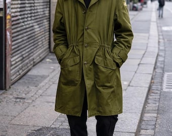 Abrigo militar danés vintage – Verde oliva, estilo años 70 y 80, estilo utilitario, unisex, ropa urbana.