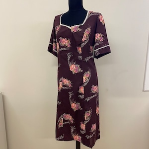 70s Vintage Midi Prairie Dress / Handmade Vintage Dress / Short Sleeve Below the Knee Dress with Lace Details / Floral Maroon Dress