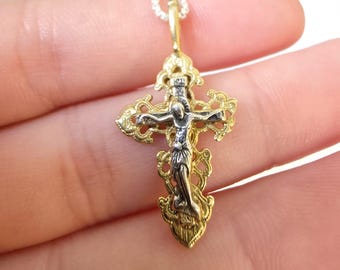 Colgante de cruz ortodoxa, hecho a mano, en plata de ley bañada en oro de 24 quilates. Crucifijo de la iglesia rusa. Joyería religiosa oriental (cr 4042).