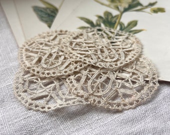 Antique Lace Appliqués, Vintage Fabric. Bobbin Floral Lace, Vintage Wedding Furnishing Crafts. Period Costume/ Covent Find. Puritan/ 4pc