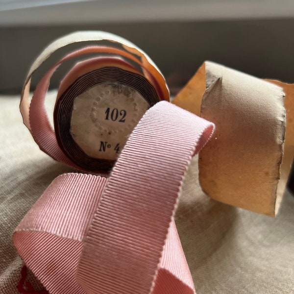 2 ys Old French Grosgrain Tape. Pretty Pink Ribbon. Millinery Petersham Trim & Ballet Old New Stock Remnant Paris Chic. Sewing Supplies