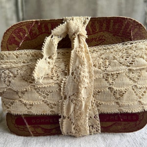 Vintage French Bobbin Lace Trim: Cream Cotton Fabric, 8m