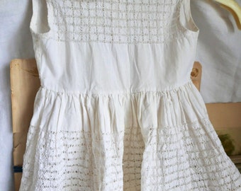 Vintage Child's Dress White Cotton & Lace Summer Toddler Dress / Period Costume - Vintage Wedding Young Guest