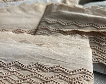 Vintage Lace, Sandy Cotton. Shelf Trim, Broderie Anglaise Tape /Vintage Wedding Dolls Bears Ballet. Home Furnishings / Old New Stock!