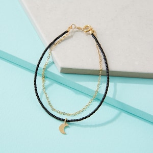 Minimalist gold filled chain bracelet | Black or white beaded friendship bracelet | Delicate bracelet with moon charm | Black bead bracelet