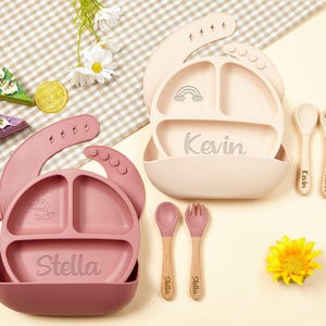 パーソナライズされたシリコン製離乳食セット、刻印入りシリコン製よだれかけ、幼児向け漫画離乳食セット、名前入り授乳セット、ベビーシャワーギフト