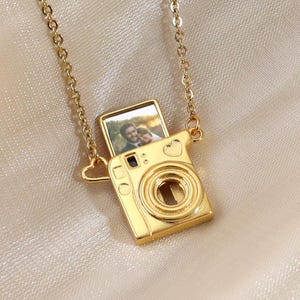 Medaljonghalsband med foto, kamerahänge med dold bild, minnespresent, present till kameraälskare, födelsedagspresent till mamma