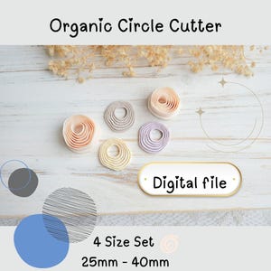 Op de afbeelding: Een set organische cirkelsnijders in pastelkleuren. De afbeelding toont de tekst "Organic Circle Cutter", "Digital file" en "4 Size Set 25mm - 40mm". De maten variëren van 25mm tot 40mm.
