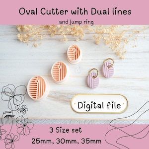 Op de afbeelding: Een set ovale kleisnijders met dubbele lijnen en springringen. De snijders zijn perzik van kleur, met drie maten: 25mm, 30mm en 35mm. De afbeelding bevat ook twee afgewerkte oorbellen en de tekst "Digital file."