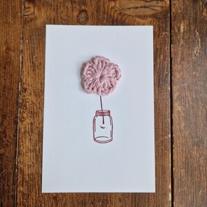 Handgemachte Glückwunschkarte mit Häkelblüte - Nachhaltige Geschenkidee - liebevolle Handarbeit - für Geburtstag, Jubiläum, Hochzeit etc.