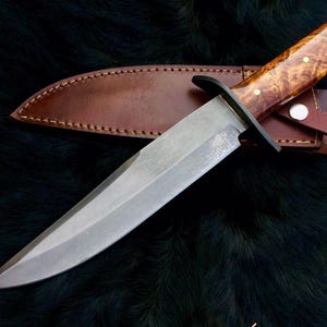 Couteau Bowie de chasse Bushcraft fait main en acier à haute teneur en carbone avec étui | Couteau de camping Viking avec manche en palissandre | Cadeau pour homme/femme