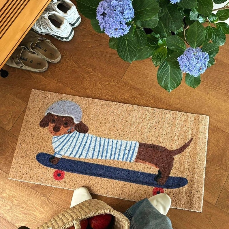 The soft underfoot feel makes the dachshund doormat a cozy choice for the living room and bedroom.