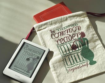 Bokhylla i tvättad bomull: Virginia Woolf “Den vanliga läsaren”