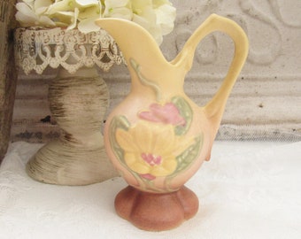 Vintage 1940s Hull Art Pottery Yellow and Pink Magnolia Pitcher Vase, Style 14 4-3/4, Vintage Home Decor