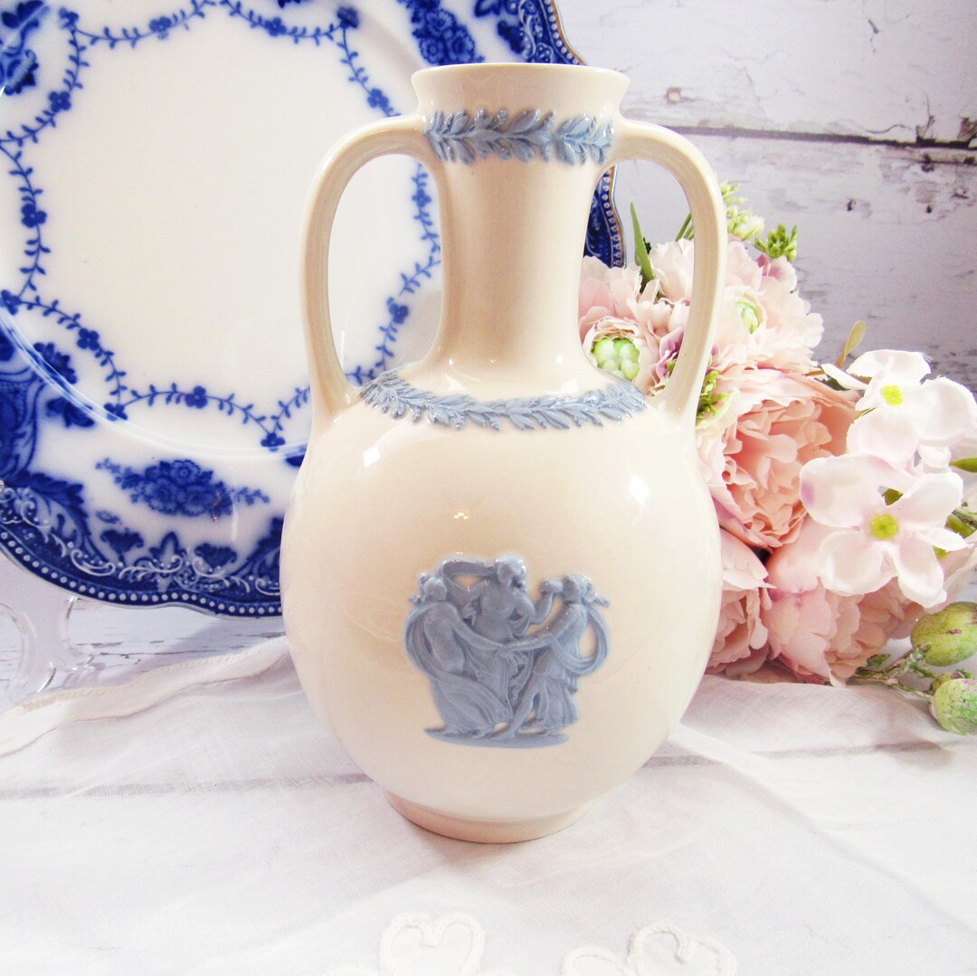 Queensware Identification Vintage Wedgwood White & Blue Queensware Trophy Vase, Barlaston of ...
