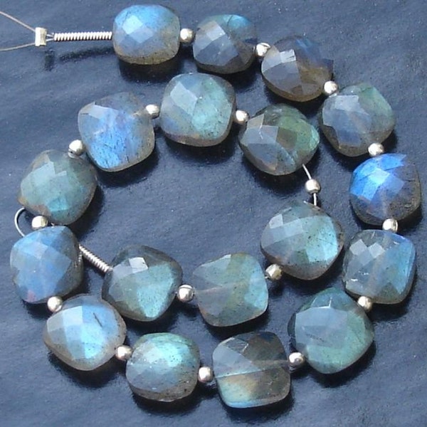 Fine qualité, bleu Flashy Labradorite coussin plein percé forme des Briolettes, 8-9mm Long aprx, 20 pièces, grand article à bas prix